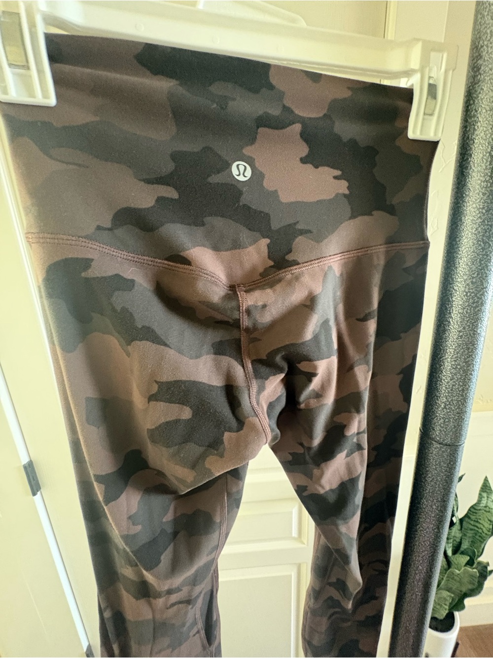 lululemon athletica Brown and Black Camo Leggings - Picture 4 of 6